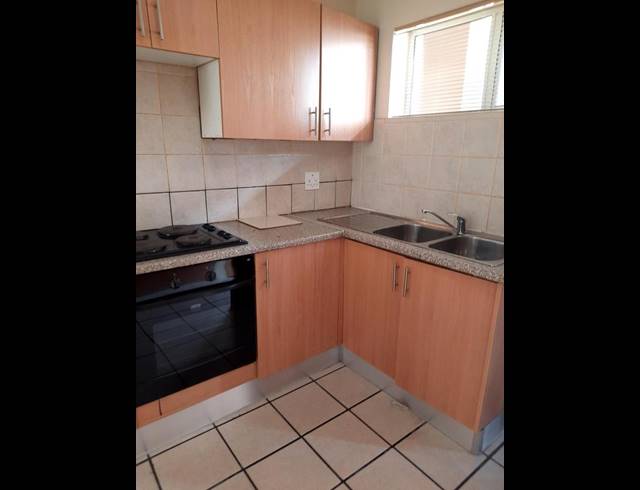 2 BEDROOM PROPERTY TO RENT IN VANDERBIJLPARK SE 4